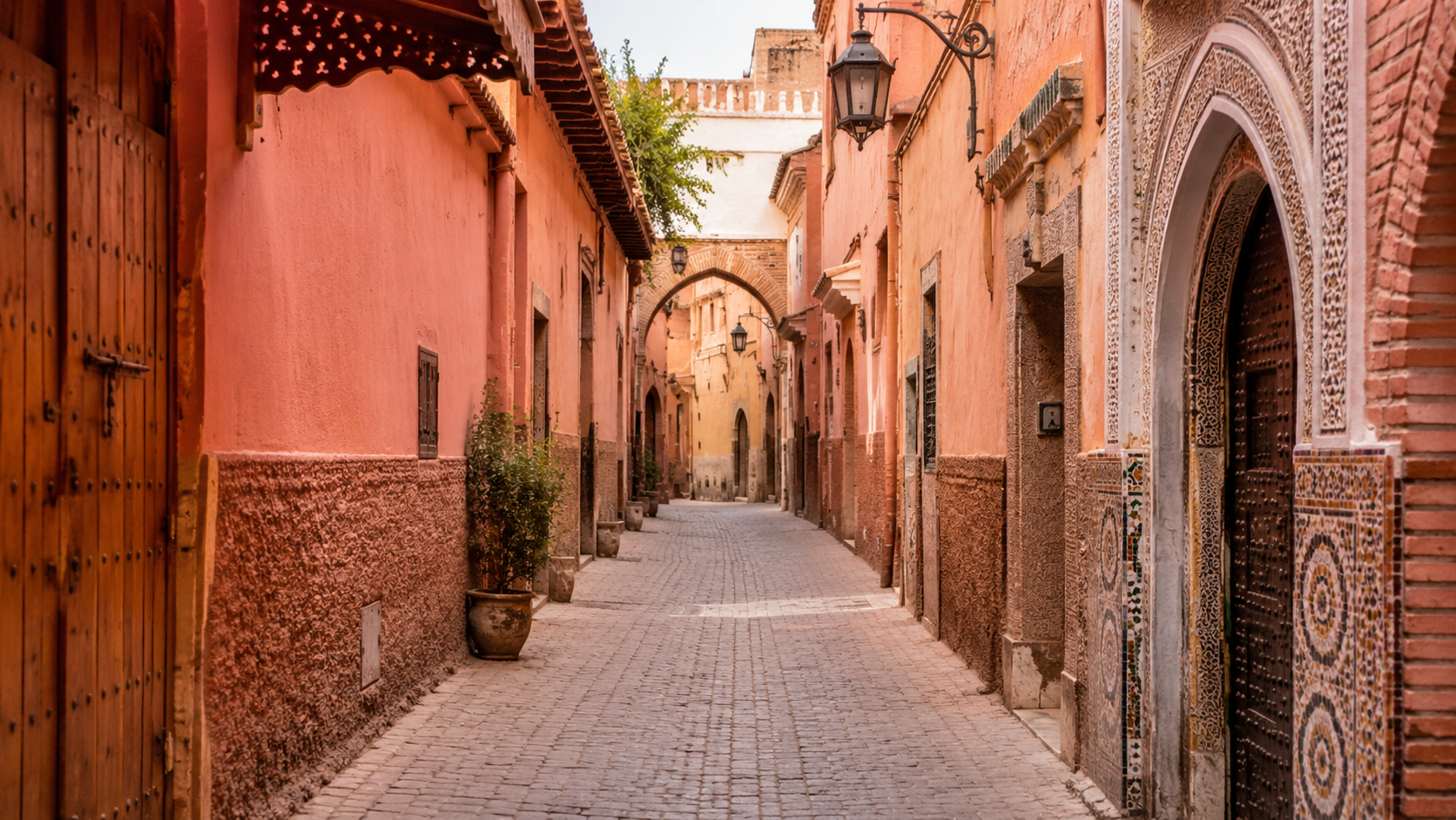 Porquê os Viajantes Preferem Reservar Localmente em Marrocos